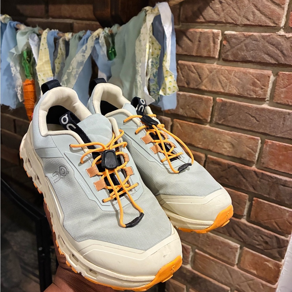 On Running Kids Shoes in White and Orange